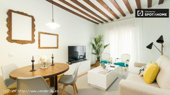 Elegante apartamento de 2 dormitorios con aire acondicionado y balcón en alquiler en el centro de M