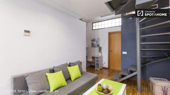 Moderno apartamento dúplex de 2 dormitorios en alquiler en Malasaña - MADRID