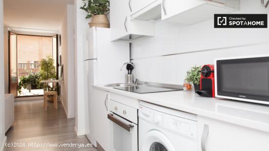 Apartamento de 1 dormitorio reformado con aire acondicionado y balcón en alquiler en Malasaña - MA