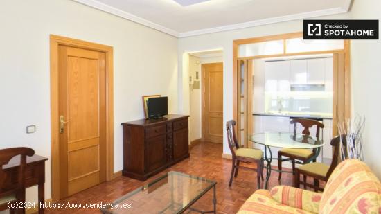 Apartamento de 1 dormitorio con balcón en alquiler en Centro - MADRID