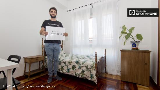 Gran habitación con calefacción en el apartamento de 4 dormitorios, Carabanchel - MADRID