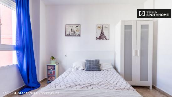 Habitación luminosa en apartamento de 6 dormitorios en El Pla del Real - VALENCIA