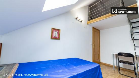 Acogedora habitación en apartamento de 6 dormitorios en El Pla del Real - VALENCIA