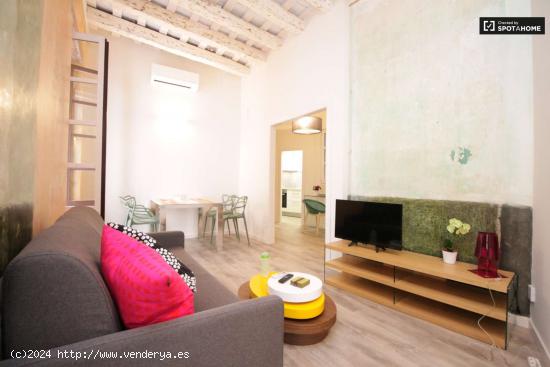 Encantador apartamento de 2 dormitorios con balcones en alquiler en Gotico - BARCELONA