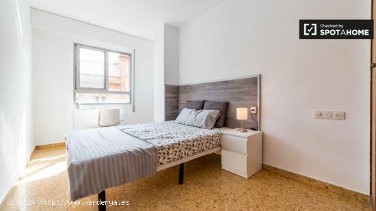 Habitación exterior con llave independiente en apartamento de 5 dormitorios, La Saïdia - VALENCIA