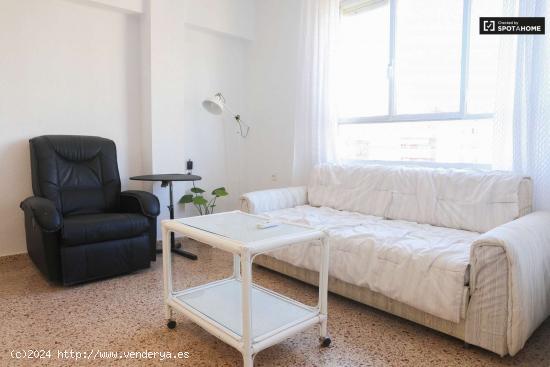 Moderno apartamento de 3 dormitorios en alquiler en Poblats Marítims, cerca de la playa - VALENCIA