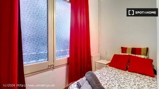 Se alquila habitación en apartamento de 10 dormitorios en L'Esquerra de l'Eixample - BARCELONA