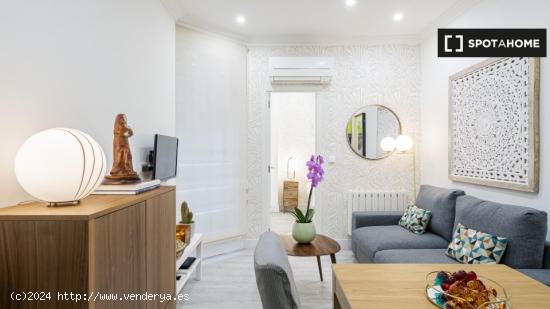 Apartamento de un dormitorio en alquiler en Almagro - MADRID