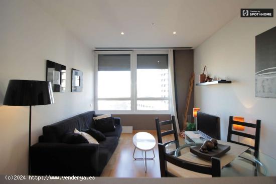 Moderno apartamento de 1 dormitorio con vistas panorámicas en alquiler en Poblenou - BARCELONA