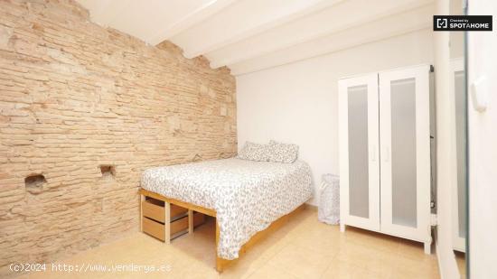  Se alquila habitación moderna en apartamento de 5 dormitorios en El Raval - BARCELONA 