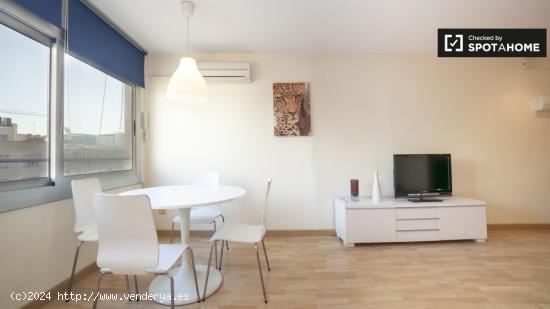 Moderno apartamento de 1 dormitorio con aire acondicionado en alquiler en Eixample, cerca de Plaça 