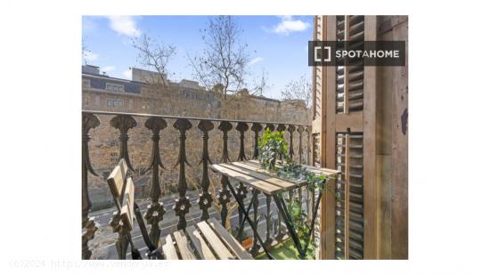 Habitación luminosa en alquiler en un apartamento de 5 dormitorios en La Dreta de l'Eixample - BARC