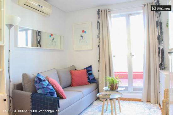 Luminoso apartamento de 1 dormitorio con terraza en alquiler en Salamanca - MADRID