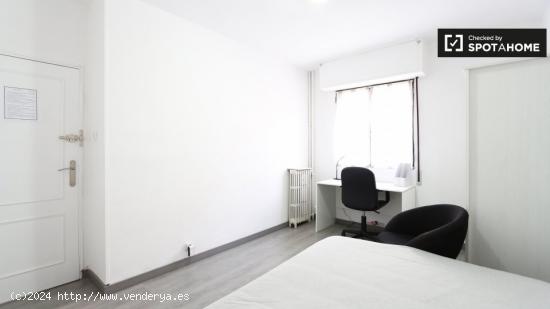 Elegante habitación en apartamento de 5 dormitorios, Madrid Rio - MADRID