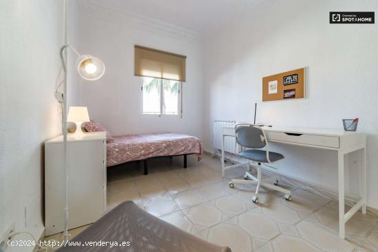 Habitación amueblada, apartamento de 4 dormitorios, Camins al Grau, Valencia - VALENCIA