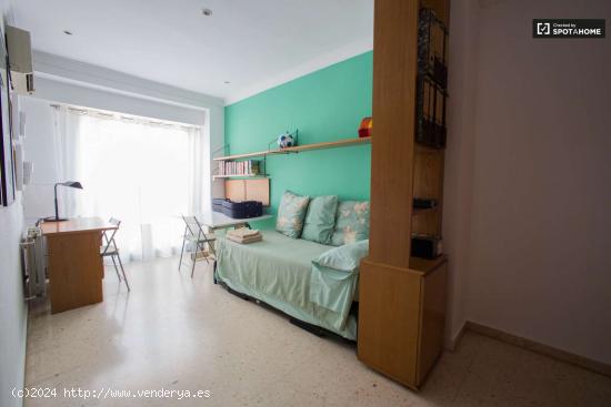 Habitación soleada en alquiler en Camins al Grau - VALENCIA