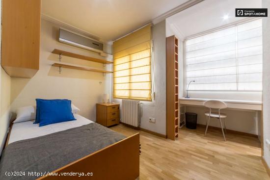 Acogedora habitación en un apartamento de 8 dormitorios, El Pla del Real, Valencia - VALENCIA