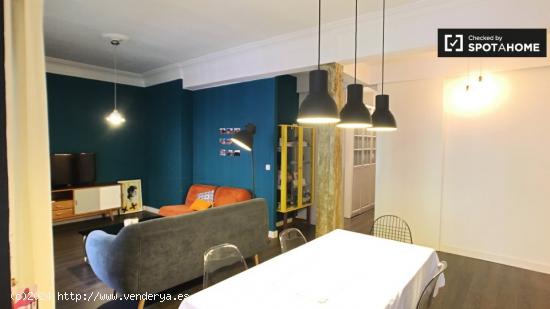 Elegante apartamento de 2 dormitorios con balcón en alquiler en Delicias - MADRID