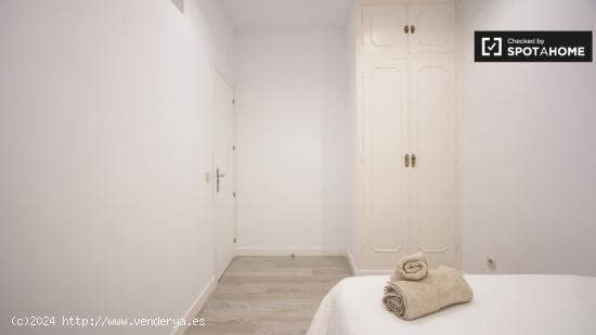 Cómoda habitación en alquiler en un apartamento de 3 dormitorios recientemente renovado - MADRID