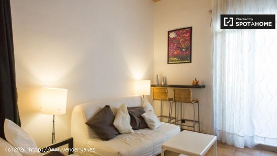 Elegante apartamento de 2 dormitorios con balcón en alquiler en Poblenou - BARCELONA