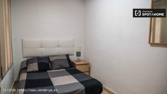 Se alquila habitación, apartamento de 6 dormitorios, Ciutat Vella - VALENCIA