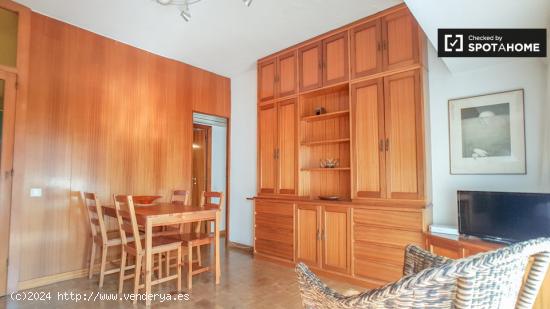 Luminoso apartamento de 2 dormitorios en alquiler en Sants - BARCELONA