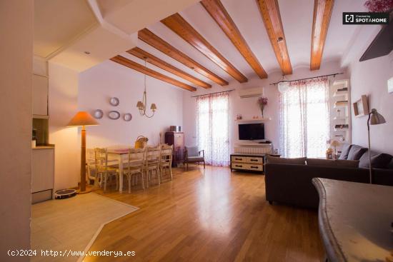 Elegante apartamento de 2 dormitorios en alquiler en Ciutat Vella - VALENCIA