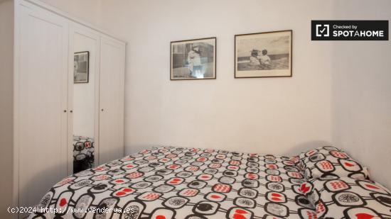 Acogedora habitación en alquiler en apartamento de 3 dormitorios en Trafalgar - MADRID