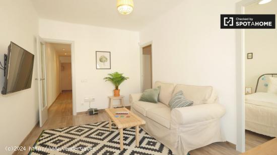 Apartamento renovado de 3 dormitorios en alquiler en Hospitalet - BARCELONA