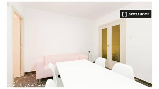 Habitación con cama doble en alquiler en apartamento de 5 dormitorios en Ronda - GRANADA