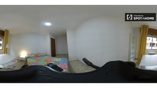 Habitación luminosa en alquiler en apartamento de 5 dormitorios en Ronda - GRANADA