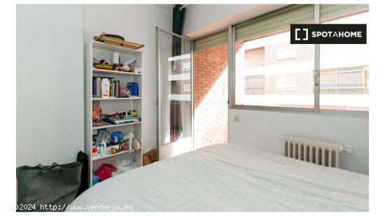 Habitación con cama doble en alquiler en apartamento de 5 dormitorios en Ronda - GRANADA