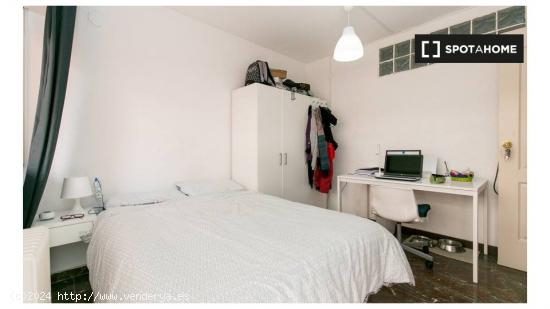 Habitación con cama doble en alquiler en apartamento de 5 dormitorios en Ronda - GRANADA