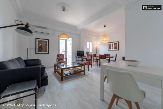 Moderno apartamento de 3 dormitorios en alquiler en L'Eixample - VALENCIA