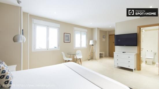 Sharp studio apartment en alquiler cerca de Royal Armory en Centro - MADRID