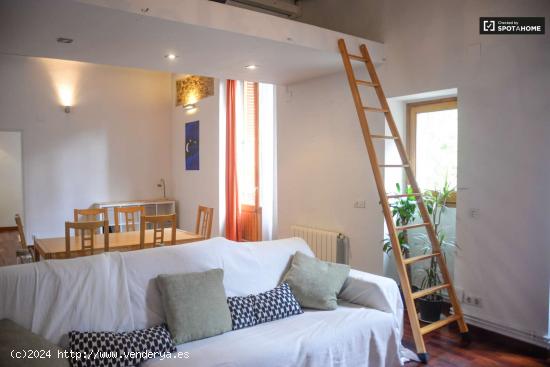 Apartamento de 1 dormitorio con techos altos en alquiler en El Born - BARCELONA