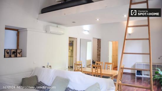 Apartamento de 1 dormitorio con techos altos en alquiler en El Born - BARCELONA