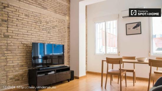 Luminoso apartamento de 2 dormitorios con terraza en alquiler en L'Eixample - VALENCIA