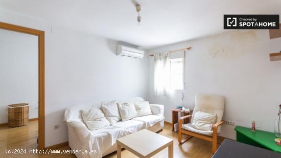 Habitación luminosa en apartamento de 2 dormitorios en Príncipe Pío - MADRID