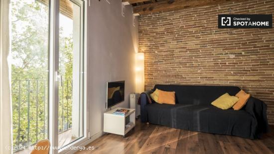 Precioso monoambiente con balcón y aire acondicionado en alquiler en El Raval - BARCELONA