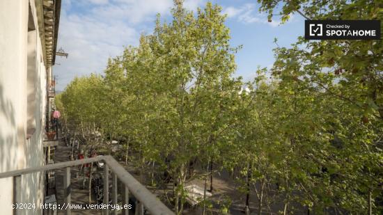 Precioso monoambiente con balcón y aire acondicionado en alquiler en El Raval - BARCELONA