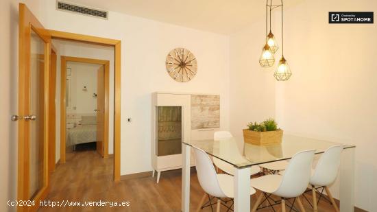 Elegante apartamento de 3 dormitorios con terraza en alquiler en el Eixample - BARCELONA