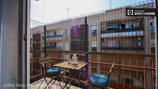 Luminoso apartamento de 3 dormitorios en alquiler en Camins al Grau - VALENCIA