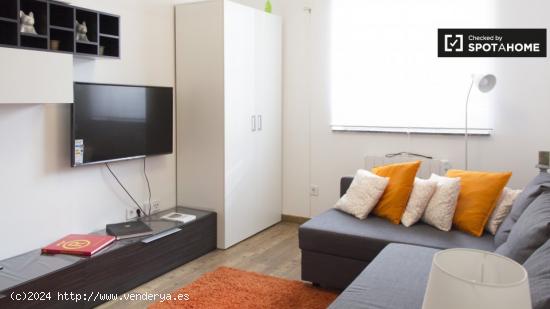 Encantador estudio con dormitorio tipo loft en alquiler en El Viso - MADRID