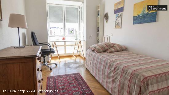 Preciosa habitación en alquiler en apartamento de 3 dormitorios en Fuencarral. - MADRID