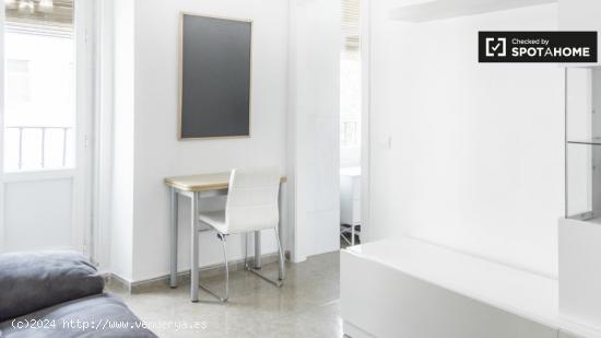 Bonito apartamento de 2 dormitorios en alquiler en Lavapiés. - MADRID