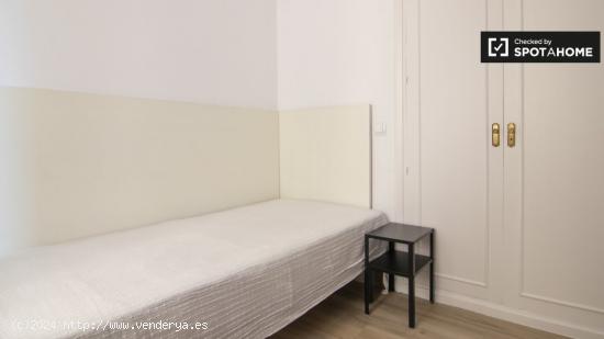 Acogedora habitación en alquiler en un apartamento de 7 dormitorios en Prosperidad - MADRID