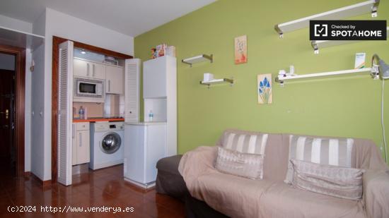 Acogedor apartamento de 1 dormitorio con acceso a la piscina en alquiler en Ciudad Lineal - MADRID