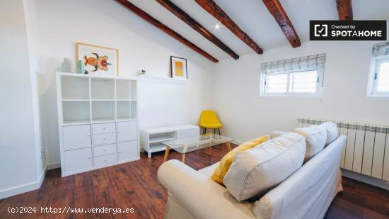 Apartamento reformado de 2 dormitorios con aire acondicionado en alquiler en Malasaña - MADRID