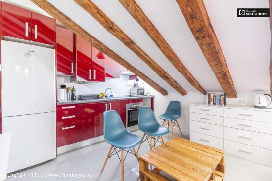 Fantástico loft de estilo, de 1 dormitorio en alquiler en La Latina - MADRID